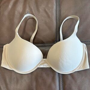 Nude SKIMS underwire bra size 38C
